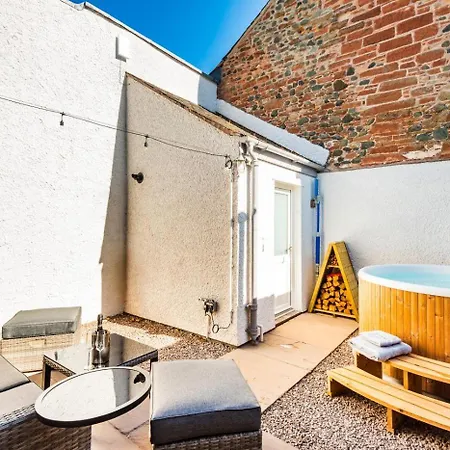 2 Bed In Oc-g32205 Holiday home *