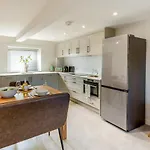 2 Bed In Oc-g32205 بيت للعطل