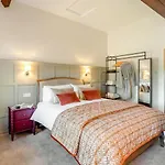 2 Bed In Oc-g32205